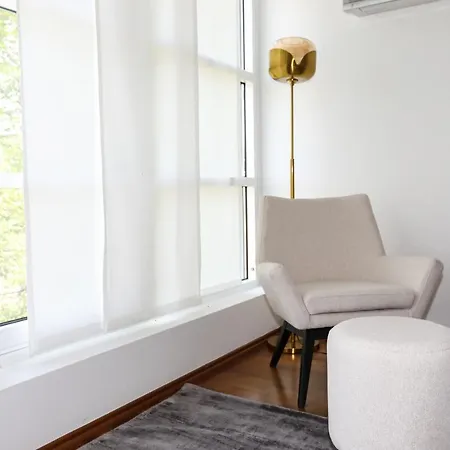 ~ Regensburg Schoenstes Appartment~ *